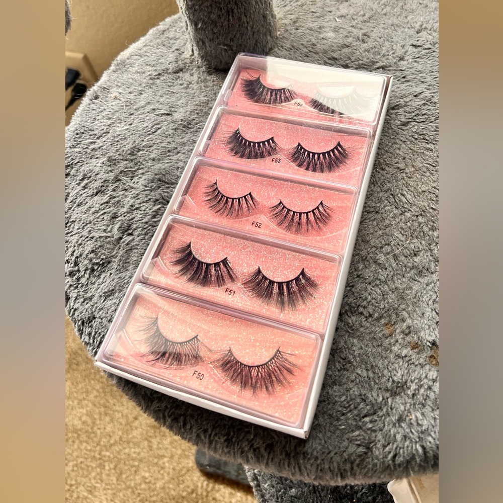 Pack of 20 eyelashes